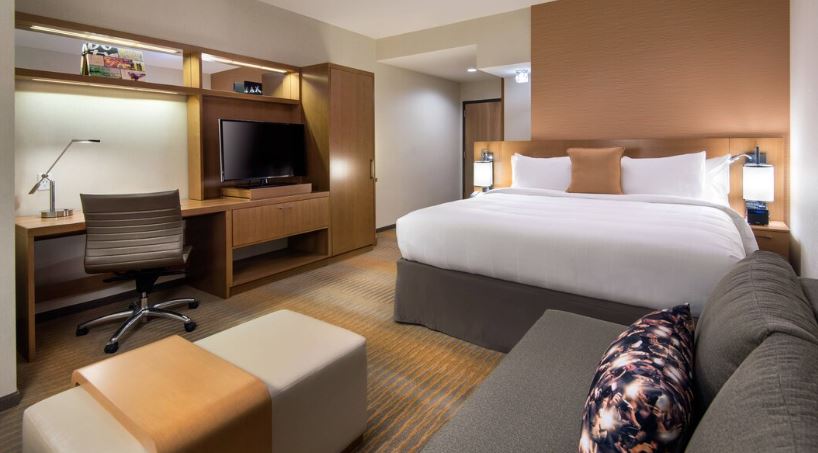 Courtyard LA Standard Room